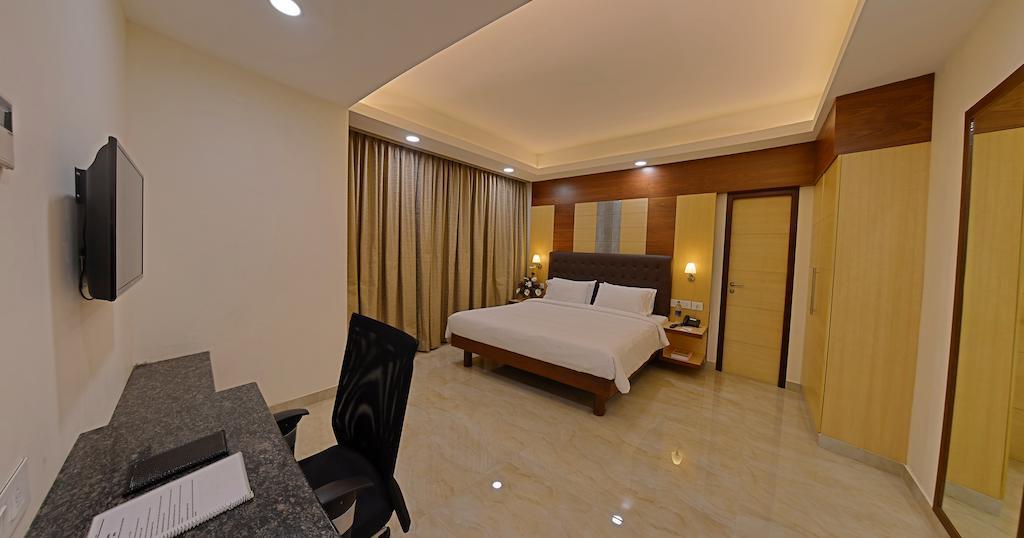 Poppys Anukula Residency Vellore Oda fotoğraf
