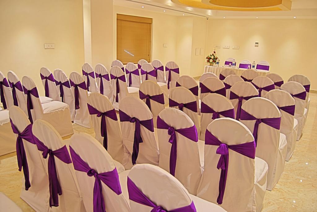 Poppys Anukula Residency Vellore Dış mekan fotoğraf