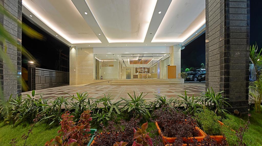 Poppys Anukula Residency Vellore Dış mekan fotoğraf