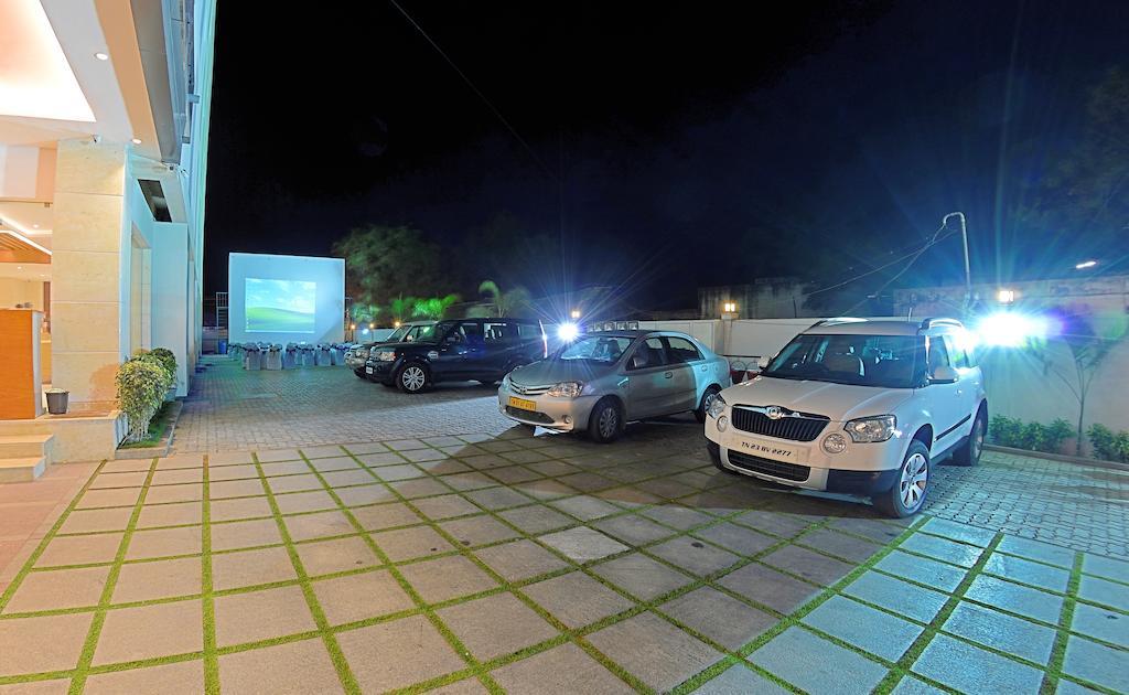 Poppys Anukula Residency Vellore Dış mekan fotoğraf