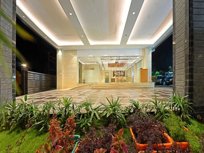Poppys Anukula Residency Vellore Dış mekan fotoğraf