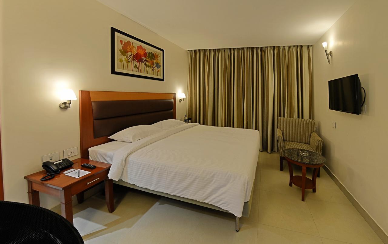 Poppys Anukula Residency Vellore Dış mekan fotoğraf